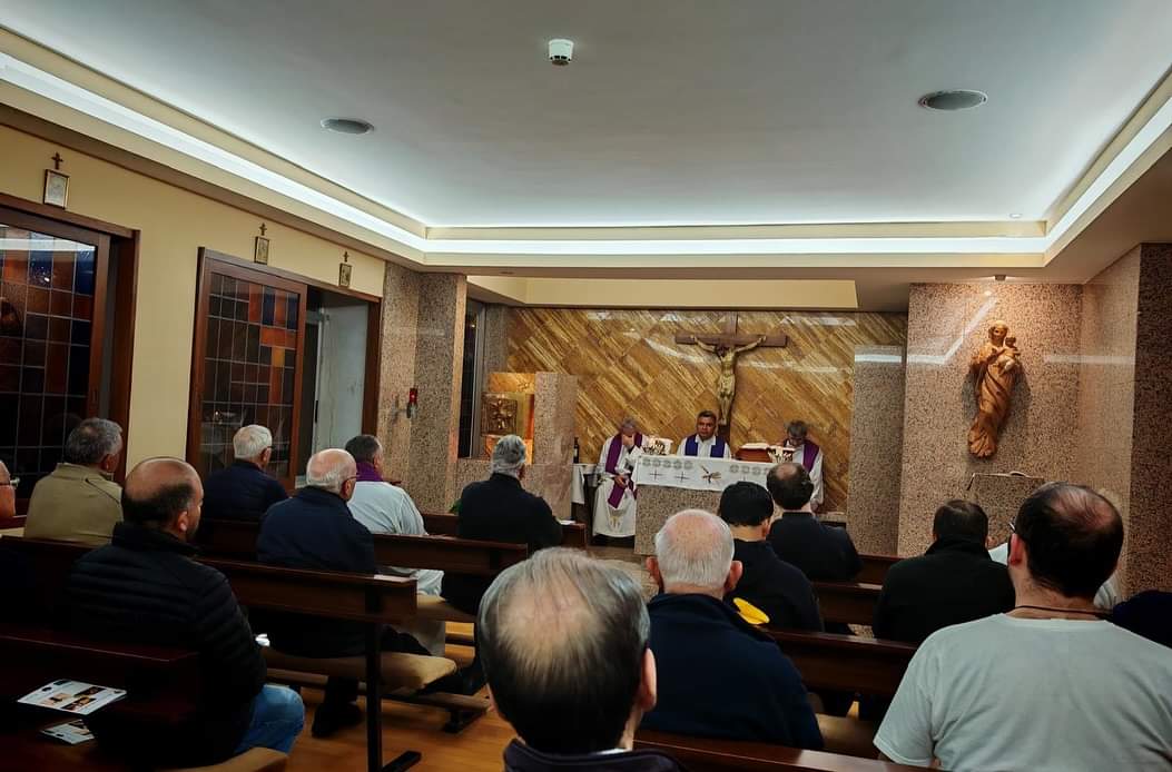 Pasio_Santander's tweet photo. Nuestro querido párroco @fcojaviercp está participando en la Asamblea Pasionista de la provincia SCOR zona España
📍 Las Presas (Cantabria)
#Pasionistas #Santander #Cantabria #LasPresas #PasionistasSCOR https://t.co/8SSPMylVbk