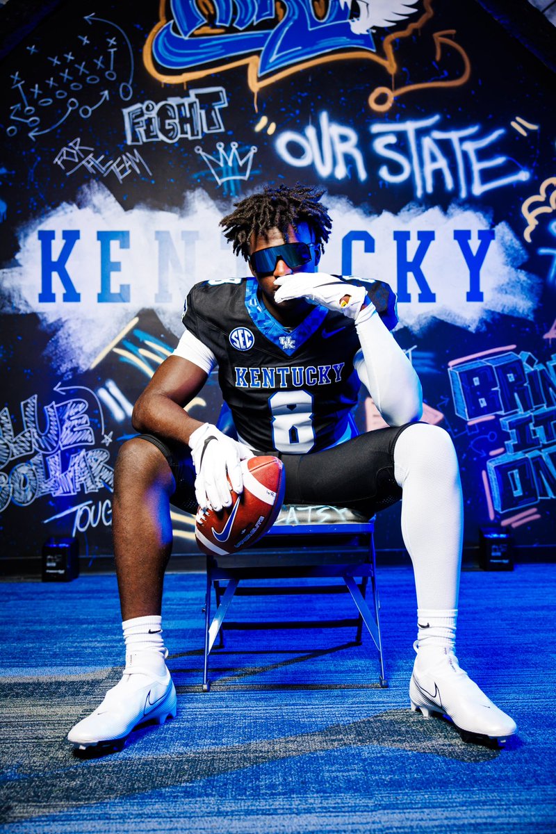 🚨SIGNING DAY WEDNESDAY!!!🚨
Let’s make this thing official 🥺🥺… <a href="/RHS_FB/">RHS Football</a> <a href="/vincemarrow/">CoachMarrow</a> <a href="/MattRochester50/">Matthew Rochester</a> <a href="/UKCoachStoops/">Mark Stoops</a> <a href="/UKFootball/">Kentucky Football</a> <a href="/BarstoolUK/">Barstool Kentucky</a> <a href="/twilkes13/">Thomas Wilkes</a> <a href="/DiamondSouth/">DSEvents</a> @GreerSportsStar