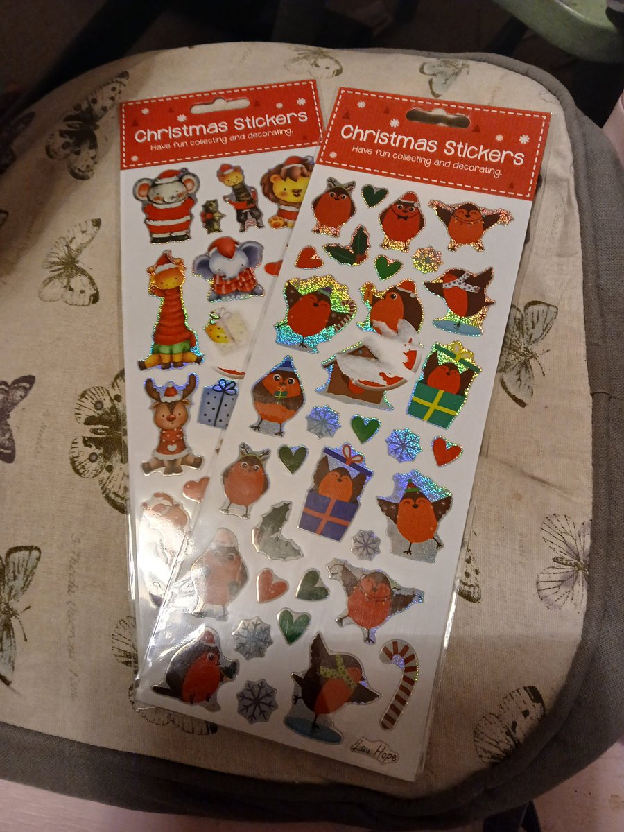 Gen3cats's tweet photo. #YayAdvent catch up on here too (I'm mostly moving over to the other coloured place now)-days 1 to 3 are fabulously random https://t.co/8Licecgeah