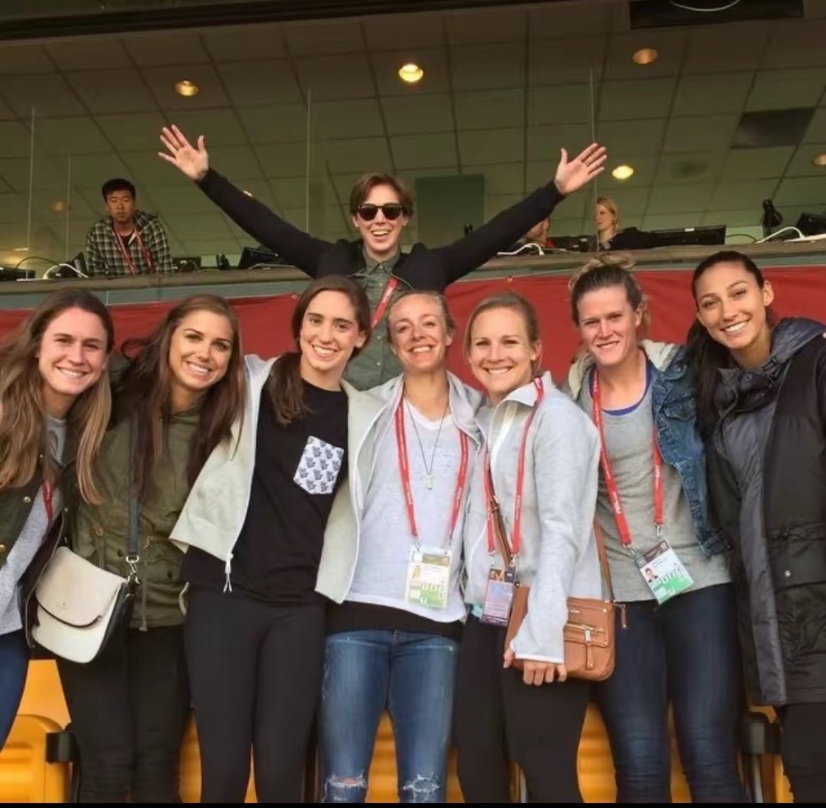 bellylint4's tweet photo. what do you mean the 2015ers are all gone after americas uncle alyssa naeher's final #uswnt match today https://t.co/BqPpK0nnVR