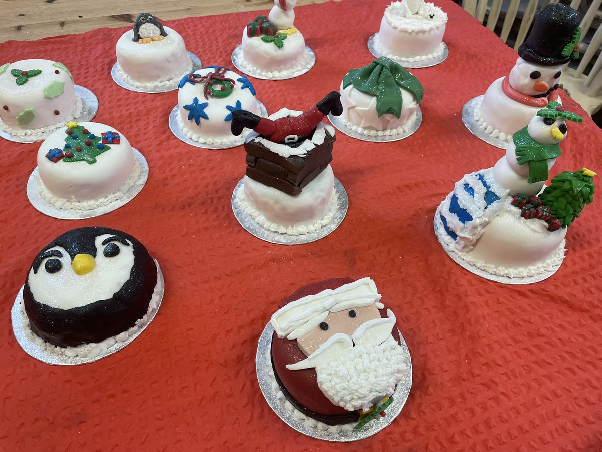 It’s feeling a bit Christmassy in the food department this week with year 9s decorating their Christmas cakes. They have planned, made, iced and decorated these over the past few weeks. 🎄🎄🎄