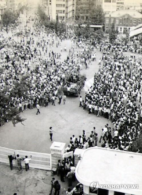 Unlikely_Buddha's tweet photo. #Martial law has been #rescinded in South Korea
Following significant backlash, South Korean President Yoon Suk Yeol has rescinded the emergency martial law he declared earlier. https://t.co/l3xsWBPPON