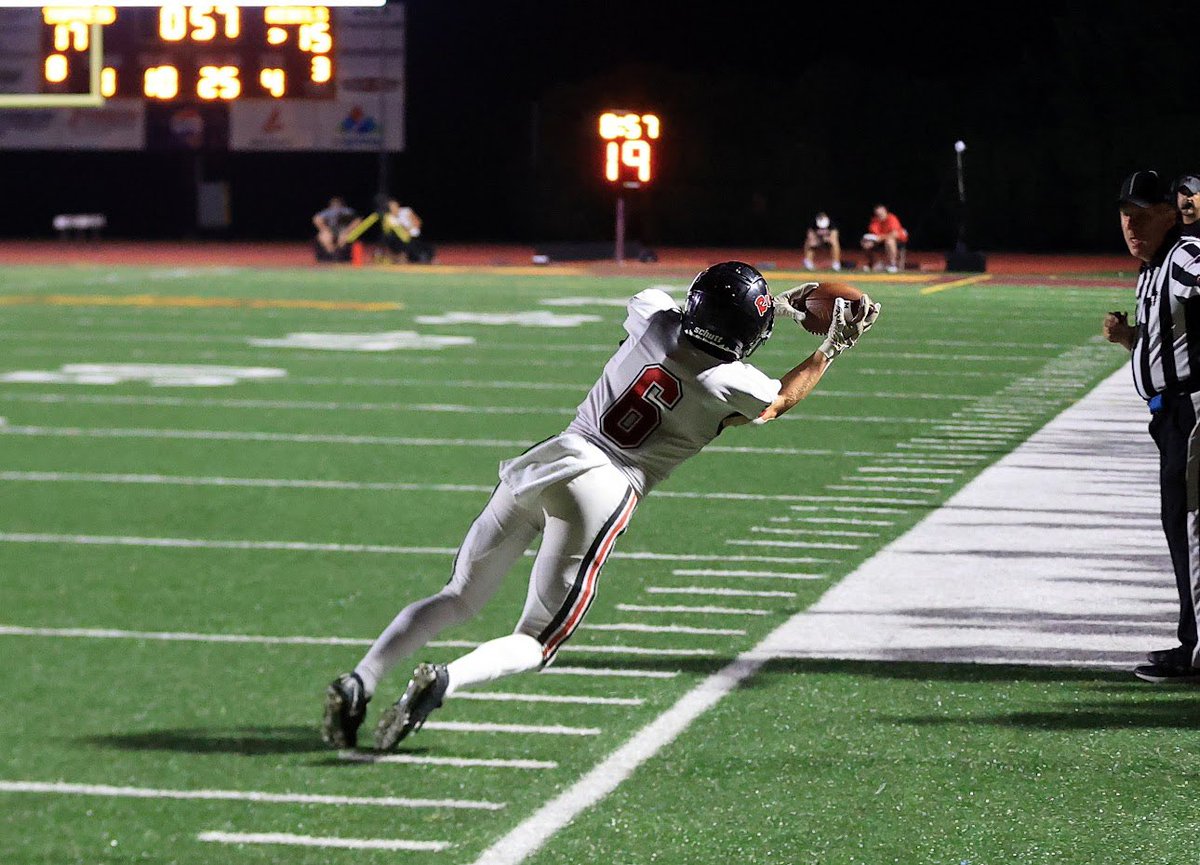 BrittonBarrett's tweet image. Thank you Maryville High School Football for helping me have a great highschool career!
12-2 Record (Senior Season)
26 Catches
409 Receiving Yards
2 Touchdowns
15.7 Average Yards Per Reception
1 Kickoff Return (51 Yards)
@CSmithScout @MHSRebelsFB
hudl.com/v/2PtmyY