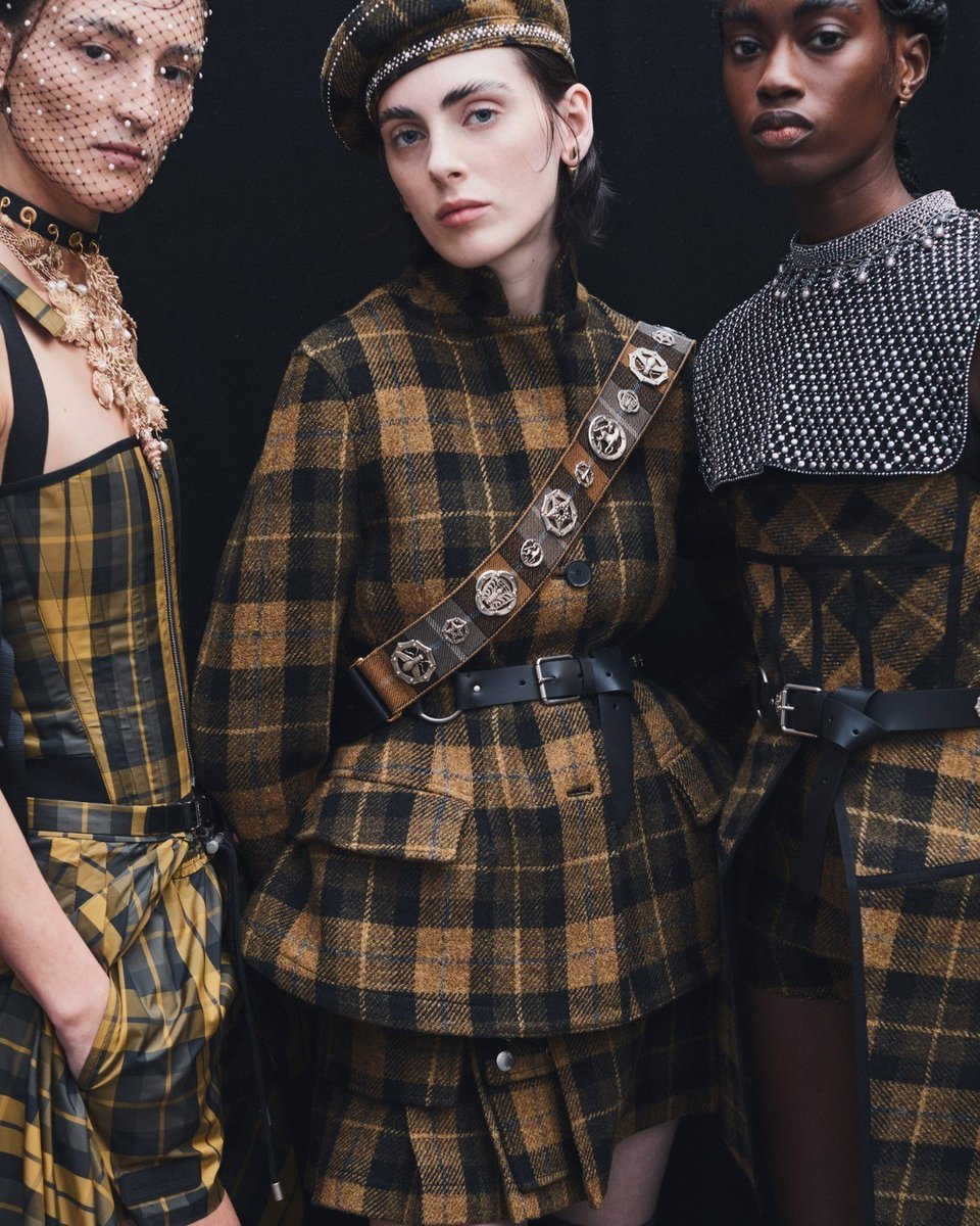 Scotland's tweet photo. Did you know that @harristweedheb took centre stage at this year's #DiorCruise show? Maria Grazia Chiuri's designs showcased Harris Tweed®️, celebrating exquisite tailoring and innovative craftsmanship.

#HarrisTweed #Scotland #DIOR #DiorScotland

📸 @Dior / @voguemagazine https://t.co/8uFrgD7hBj