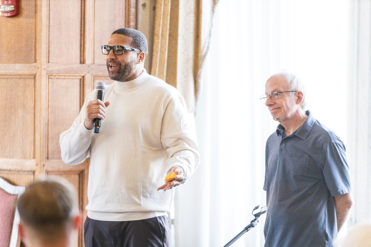 UMichLaw's tweet photo. Today at Michigan Law:
Professor Dave Moran gives his "Blue Jeans Lecture" after #MLaw students honored him with an award for excellence in clinical teaching.
Prof. Moran shared the story of the recent exoneration of @UofMInnocence client LaVone Hill, who was in attendance. https://t.co/Ur0YM0BkmQ