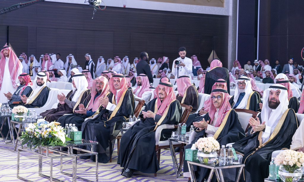 سمو أمير منطقة #الرياض يرعى حفل الزواج الجماعي الثالث عشر لجمعية "حركية". 
riyadh.gov.sa/#/home/news-de…

#إمارة_الرياض