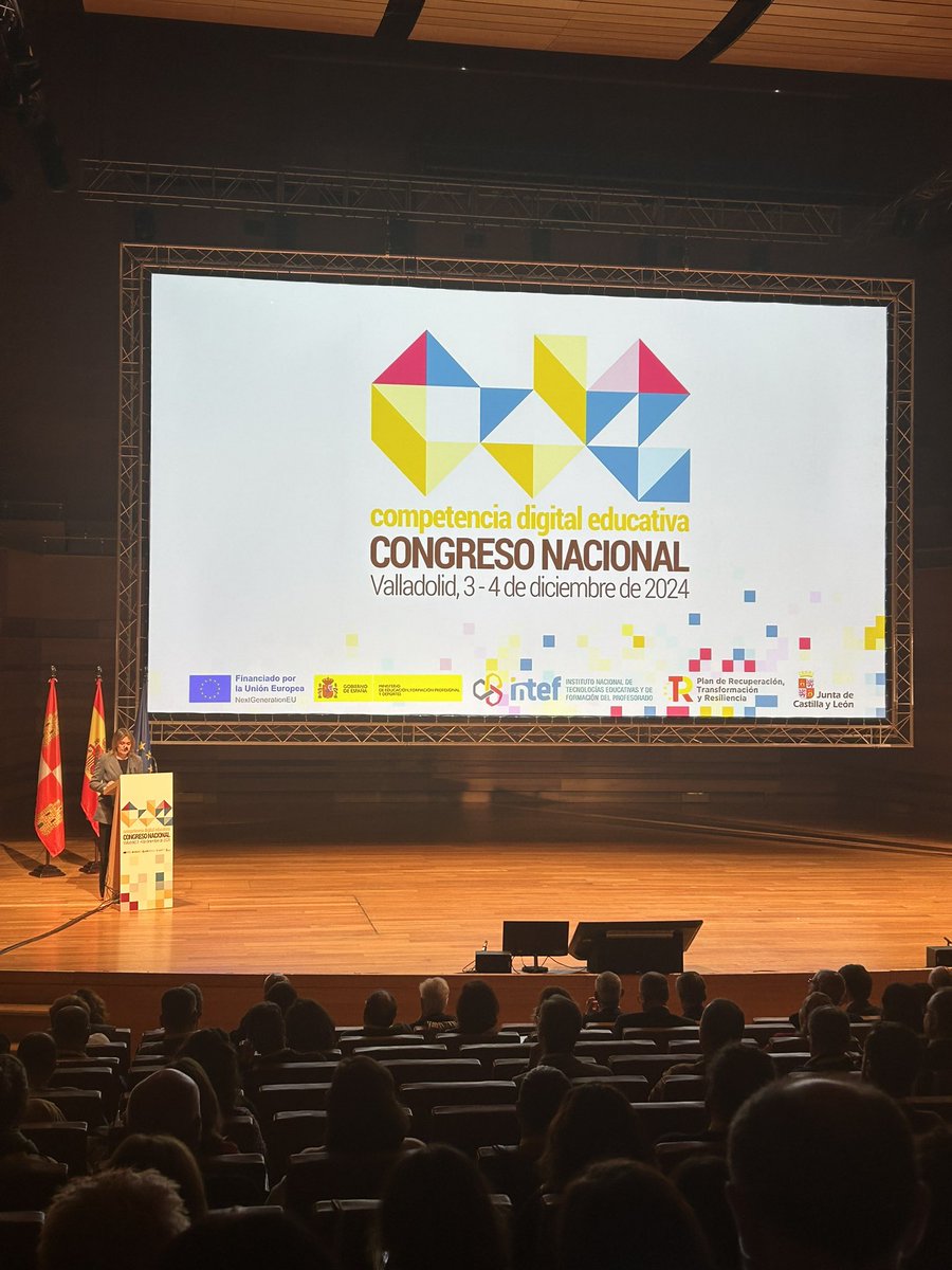 ColegioRafaelaM's tweet photo. Días intensos de formación para el equipo directivo del centro que van a permitir seguir trazando líneas futuras de trabajo, persiguiendo siempre ofrecer la mejor calidad educativa dentro de un marco de seguridad. #intef #formaciónpermanente #calidadeducativa #yosoydelrafaelamª https://t.co/YvycZIgvbX