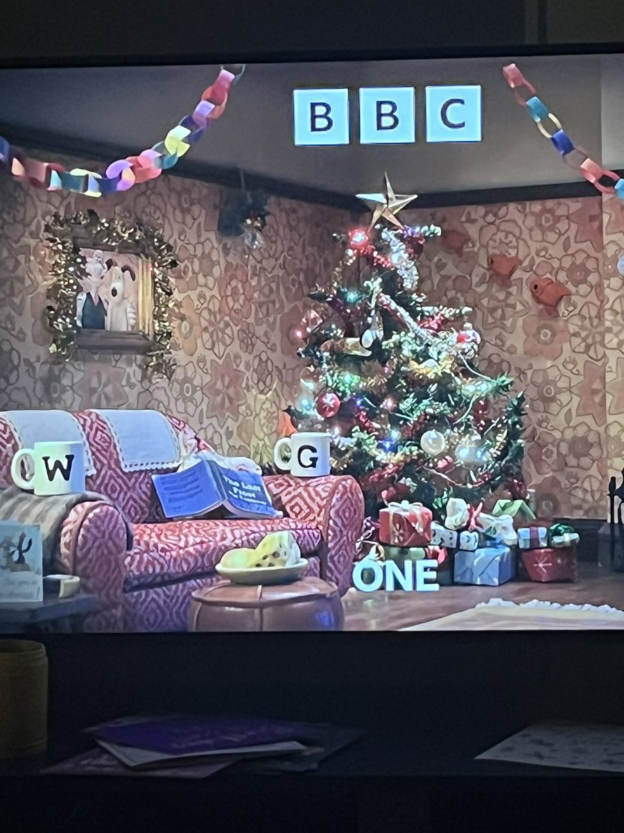 Are the BBC making their own inside joke when they introduced Masterchef tonight #lookatthemugs #MasterChef