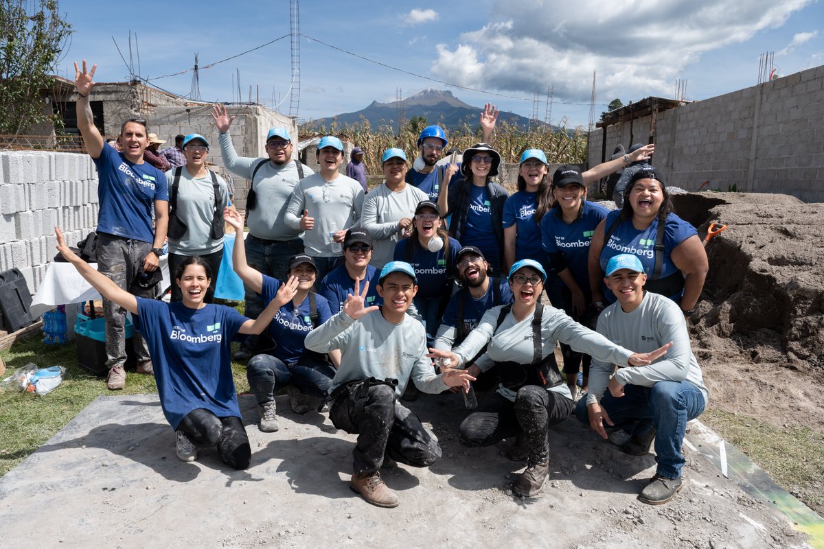 Bloomberg's tweet photo. Philanthropy is at the heart of Bloomberg culture. 👐❤️

Together with @BloombergDotOrg and Bloomberg Service, we're proud to give back this Giving Tuesday—and every day. With over 160,000 volunteer hours so far this year, Team Bloomberg is making a difference. From preparing meals to building homes, employees around the world are taking action to address unmet needs in communities worldwide. 🌎

#TeamBloomberg #GivingTuesday #ImpactinAction