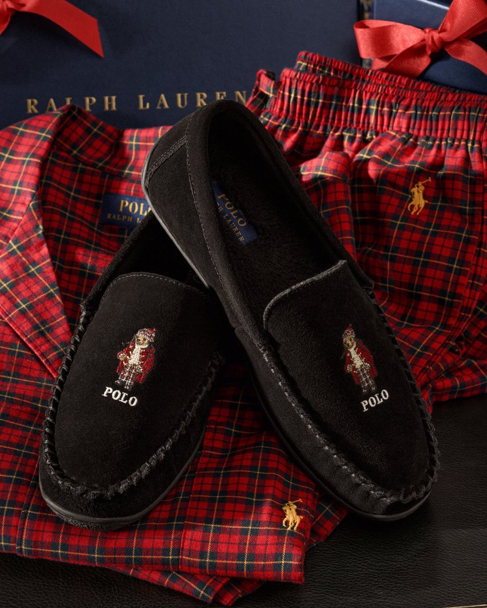 RalphLauren's tweet photo. Dressed to impress, our #PoloBear arrives on this season’s #RLGifts in a variety of looks to complement any occasion.

Discover #RLHoliday: https://t.co/RA6dJfujVY

#PoloRLStyle https://t.co/ZG6wTrtBsM