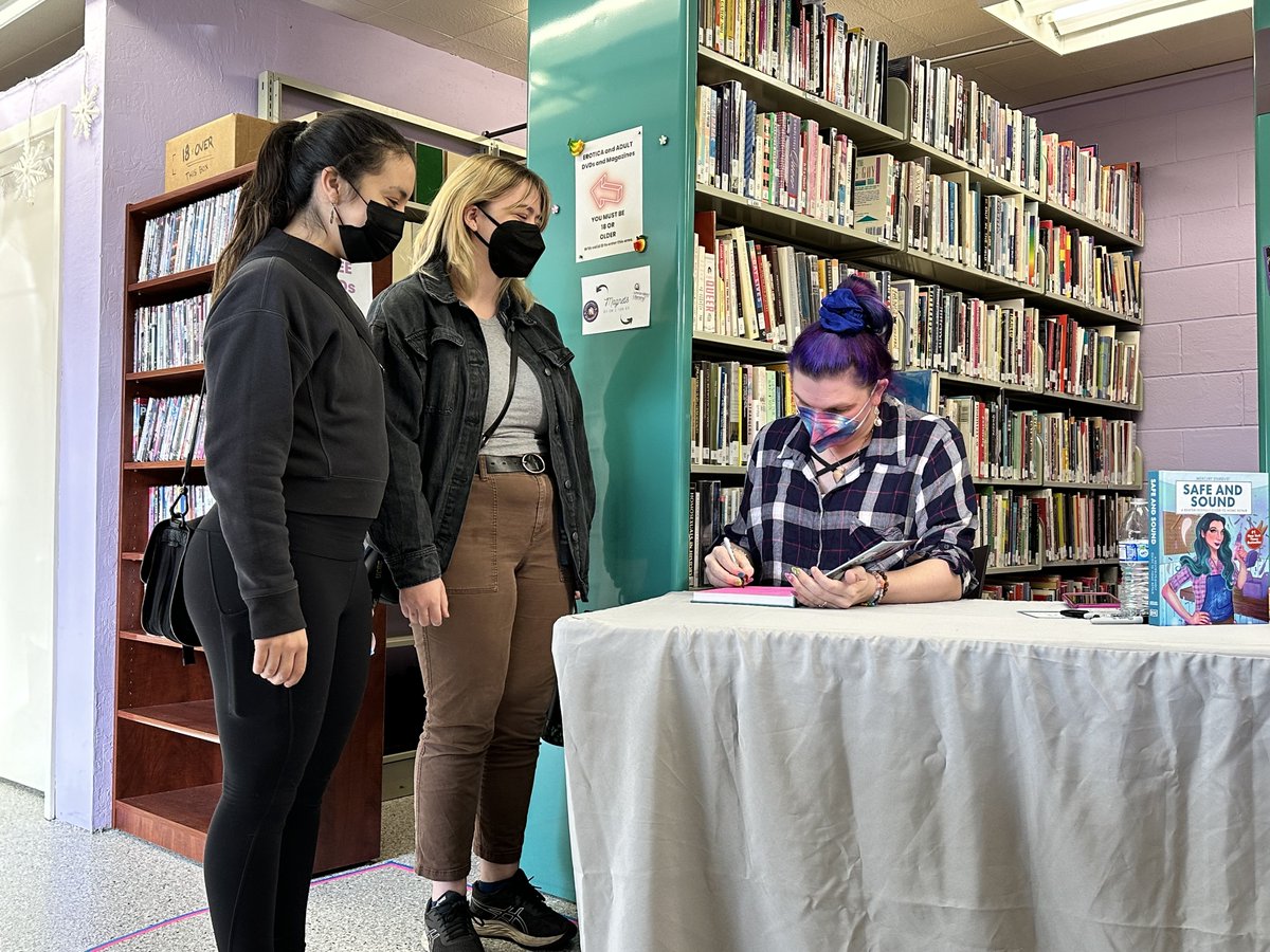 cr8progress's tweet photo. In an effort not to make myself smaller I'm humbly asking you to give to the Lavender Library this #GivingTuesday2024 

https://t.co/6xVZavREgi https://t.co/9w1wsSGXAz