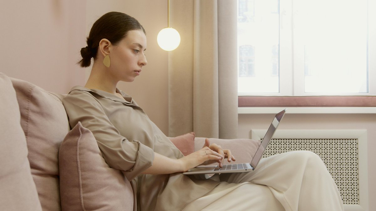 PixelInterview's tweet image. Your Time-Travel Ticket to Efficient Hiring! ⏰🚀 
Time-travel into efficiency! Pixel Interview transports you to a future where hiring is quick, precise, and hassle-free. Experience the journey to efficient hiring. #EfficientFuture #PixelInterview #TimeTraveler