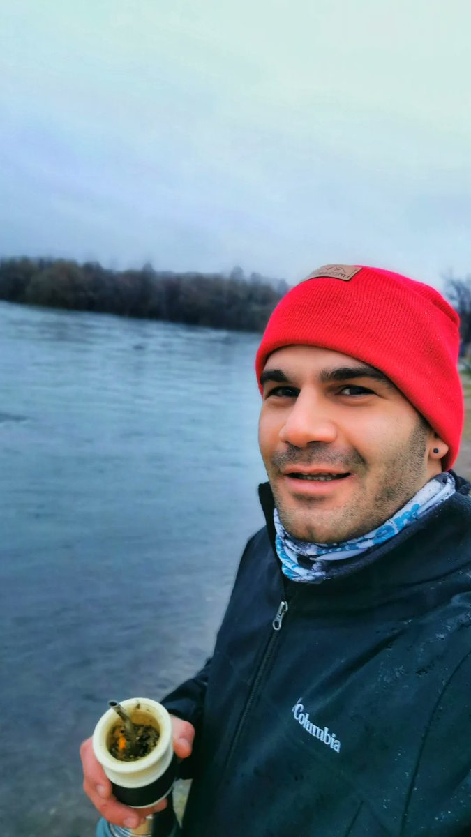 Yo creo que el querido Juan Pablo Iozzia debería conducir la Fiesta de la Confluencia. Un tipo de acá, formado, con carisma y experiencia.
Sorpresa y media va a ser cuando vengas en invierno a caminar nuestros ríos, porteñito.

#ElMonoEsConfluencia