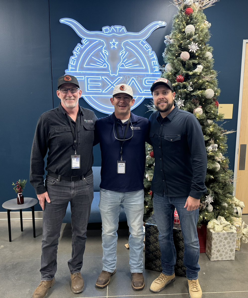 WayneRSmith's tweet image. The data center life…. #DataCenter #DataCenterNetwork @VertexInnovate