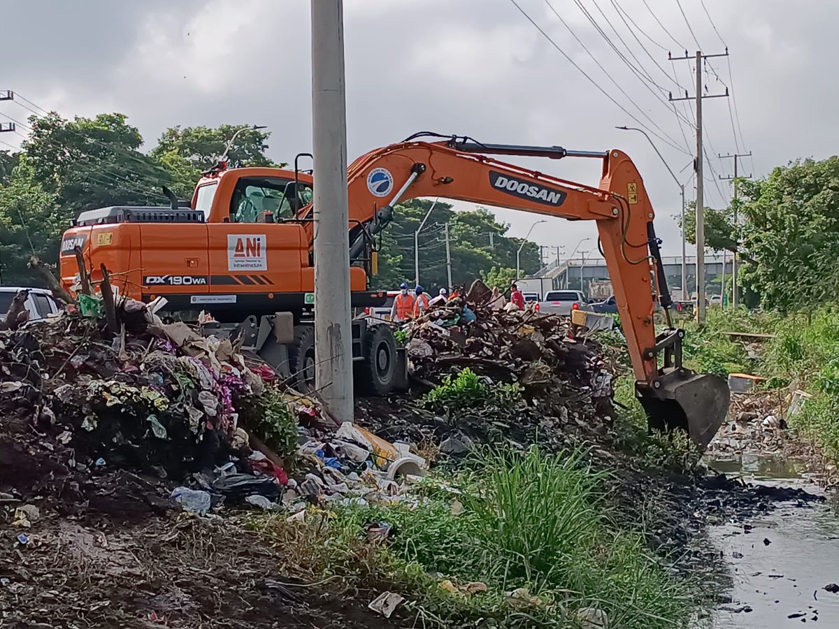 aucaribe's tweet photo. 🌎En alianza con el Parque Industrial de Malambo @PimsaEPI llevamos a cabo una jornada cívico ambiental en compañía de @MalamboAlcaldia   @GrupoInteraseo @TransitoAtl , @crautonoma Aseo Una A y las juntas de acción comunal de los barrios la Luna y Villa Esperanza.♻️ https://t.co/24gX5ejEL1
