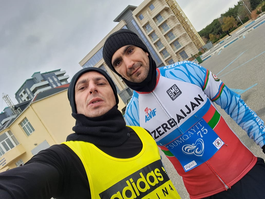 Sumqayıt şəhərində, Sumqayıt şəhərinin 75 illiyi  münasibətilə 21 km yarım marafon üzrə kütləvi qaçış üzrə idman tədbiri keçirildi. Təşkilatçı dəstəyə və dostlara təşəkkür edirik. Hərşey əla idi 🏃🏻‍♂️ 💪🏻
<a href="/officialmys/">Gənclər və İdman Nazirliyi</a> <a href="/faridgayibov/">Farid Gayibov</a>