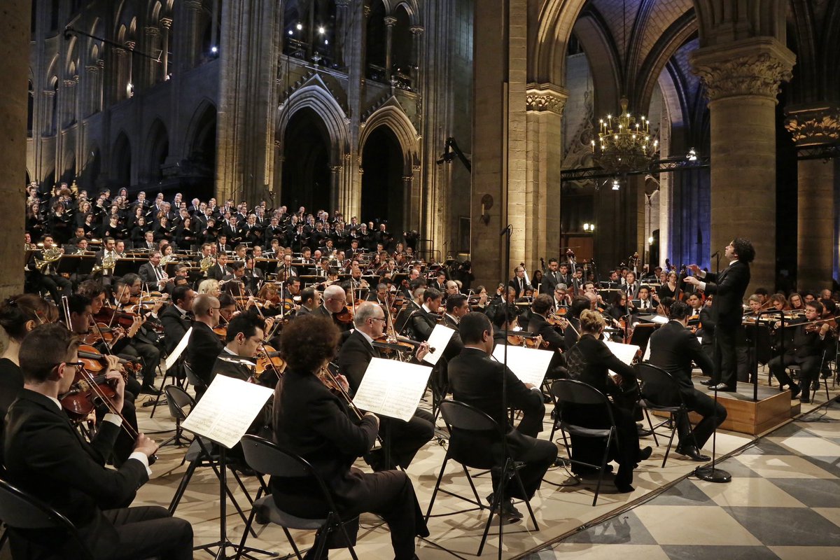 GustavoDudamel's tweet photo. (1/2) Me siento profundamente honrado de actuar en la reapertura de @notredameparis, dirigiendo la @PhilharRF junto a @lang_lang, @angeliquekid, @claraluciani, Vianney, @BuniatishviliKh, Benjamin Bernheim, Garou y otros. Esta actuación especial se retransmitirá… https://t.co/cOW6y5le7R