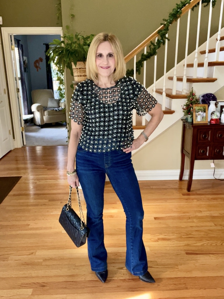 Kathrine00021's tweet image. A chic going out look for the holiday season. #holidaystyle #holidayfashion #pearltop kathrineeldridge.com/add-an-elegant…