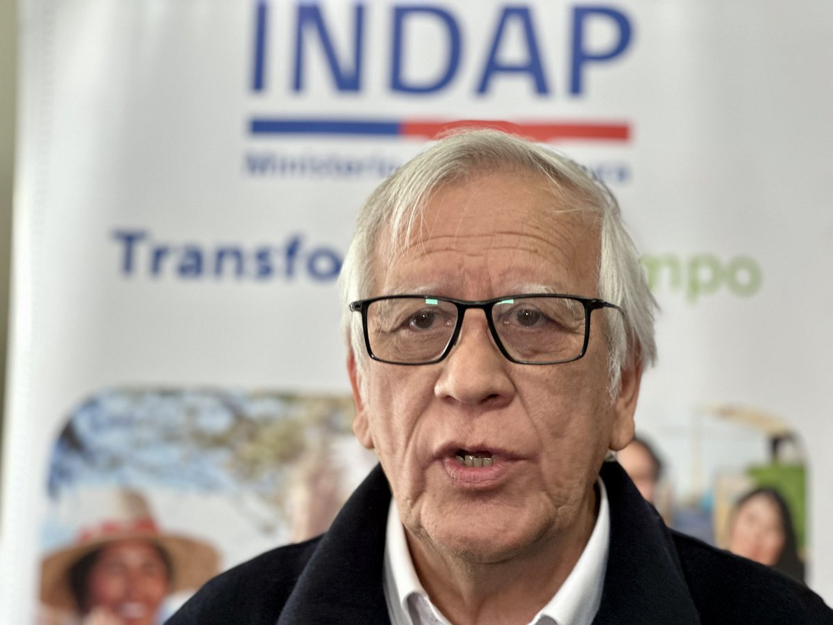 DPRAysen's tweet photo. 👏 29 personas fortalecerán la agricultura familiar campesina, gracias a SENCE e INDAP. 
El delegado presidencial regional Jorge Díaz Guzmán encabezó la ceremonia que contó con la participación de beneficiarias, seremi Trabajo, SENCE e INDAP. https://t.co/Irs5MbJQ8T