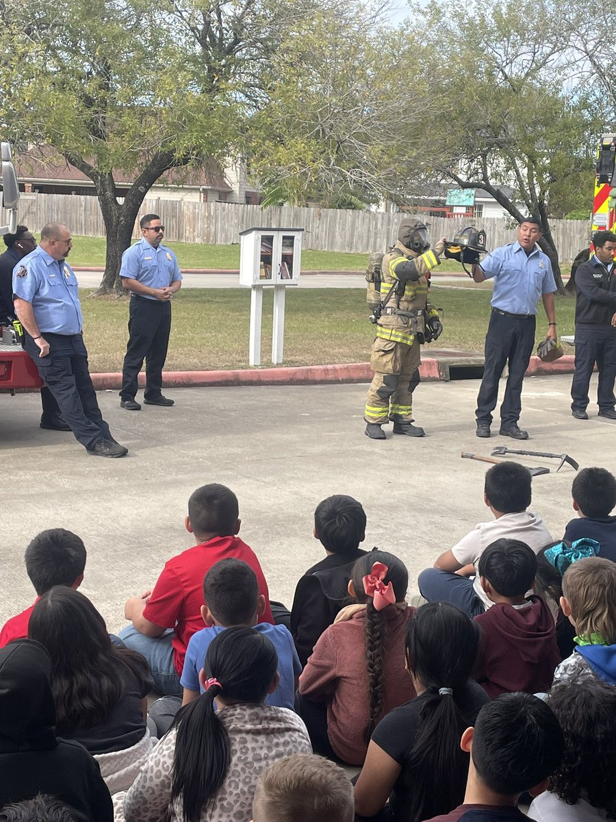 Ms_M_Pena_Reyna's tweet photo. College and Career Week 
Fire Department Demo https://t.co/WqbU4TckEI