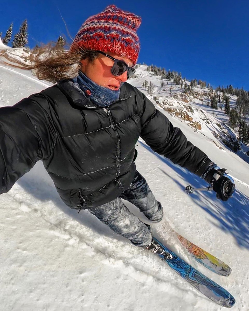 Ski in Jeans Day is fast approaching and there is still time to participate! All you need is some Jeans and a lift ticket! shop.jacksonhole.com/l/events/p/ski…