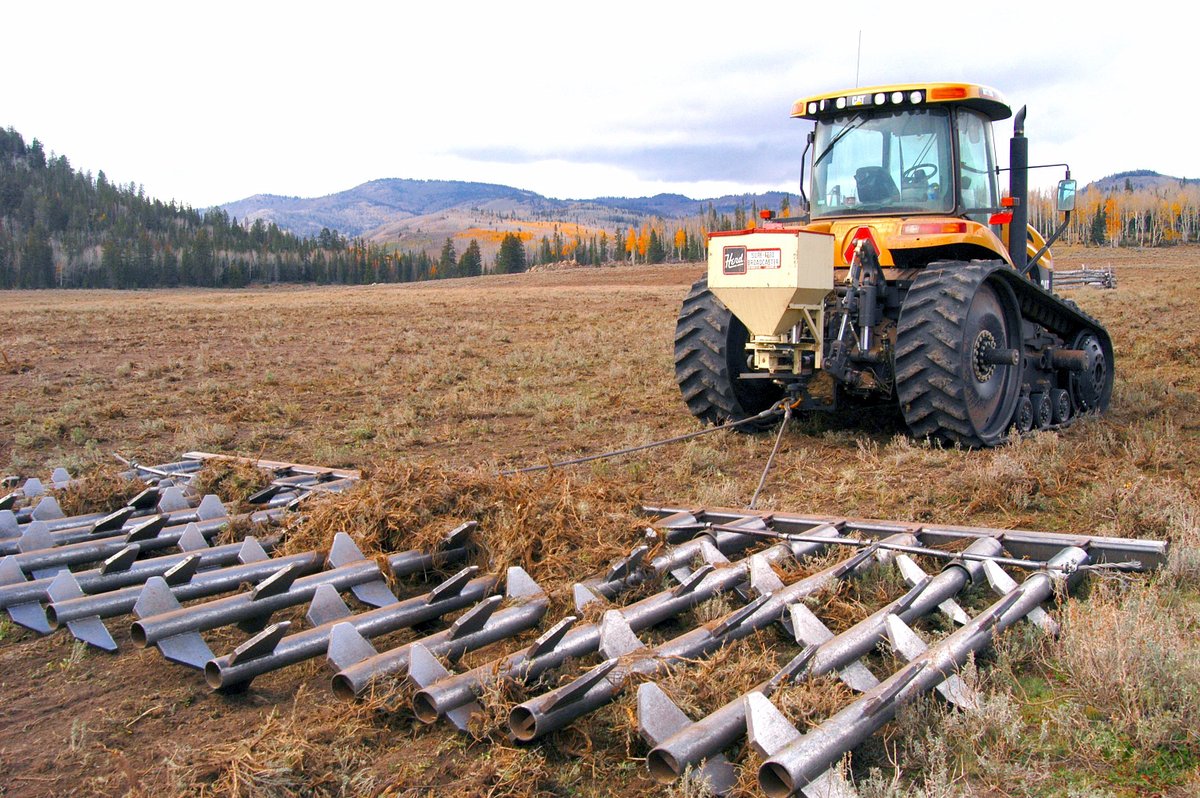 DYK: <a href="/UtahWRI/">Utah's Watershed Restoration Initiative (WRI)</a> — a program that works to improve and restore high-priority watersheds and habitats — does a lot to help wildlife! Between 2023-24, a whopping 168,882 acres were improved across Utah. See more program highlights from the past fiscal year: bit.ly/3VlCqAo