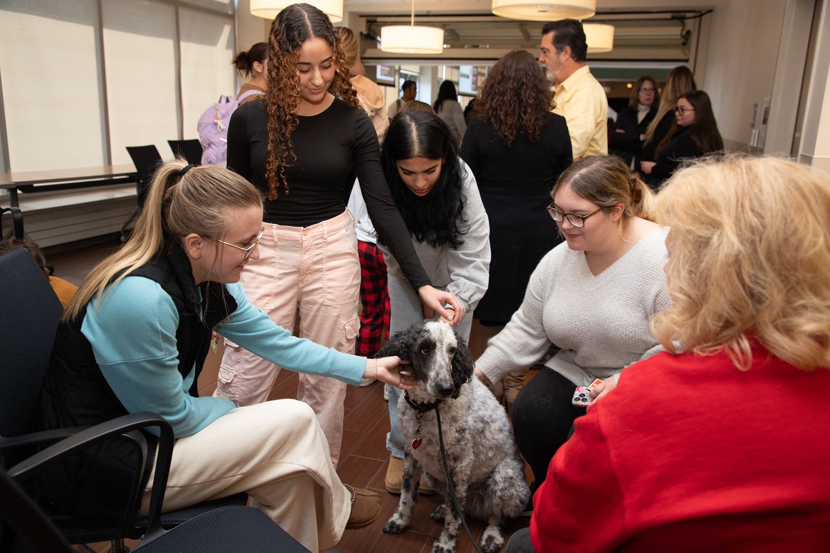 hagerstowncc's tweet image. It’s de-stress week at HCC! Students visited with Kindly Canines Therapy Dogs and made aromatherapy necklaces yesterday.🐶

Next up:
Wed.— cookie decorating🍪
Thurs.— salt soak making🫧
Fri.— Winter Formal💃

#finals #destress #finalsweek