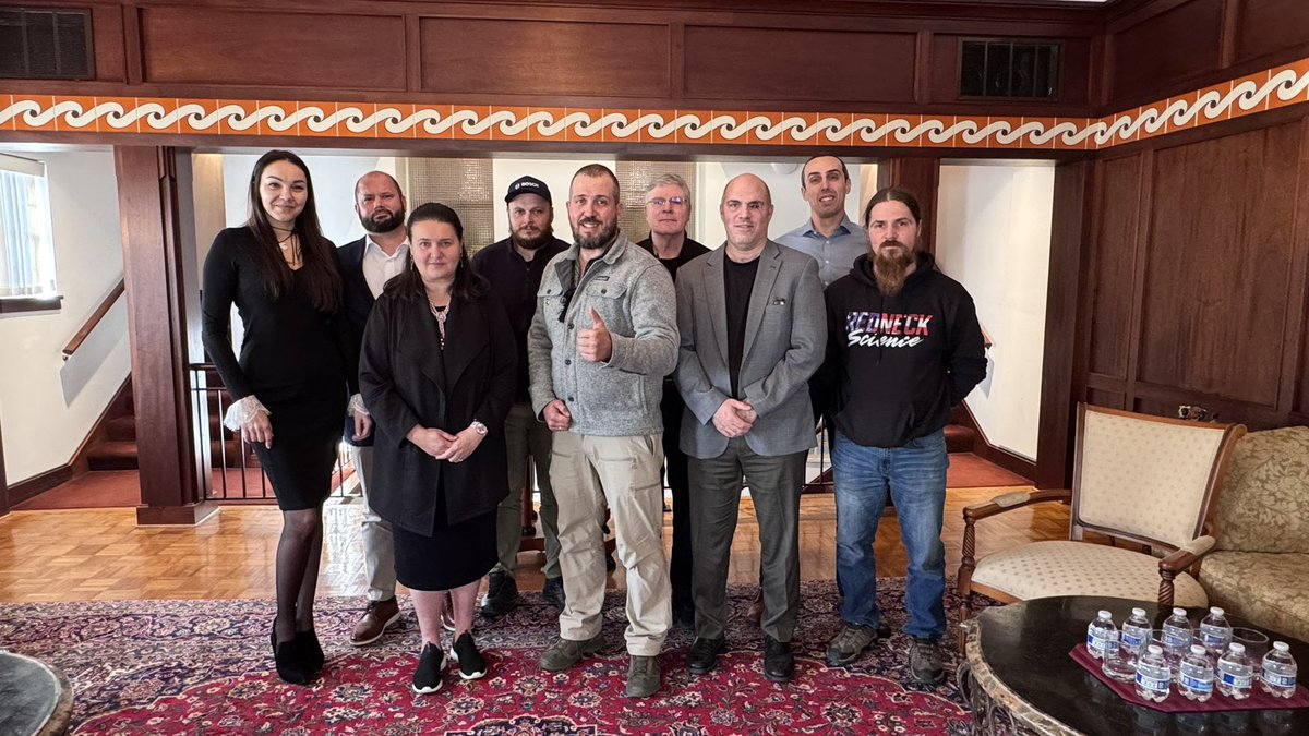 1/ Proud of the work we’re doing at the <a href="/USUAVB/">US-Ukraine Veterans Bridge</a> to support Ukrainian veterans. While <a href="/GeorgeChewning/">George</a> Chewning was at the Veterans – The Path Home conference in Lviv, our team met with the Ukrainian Ambassador <a href="/OMarkarova/">Oksana Markarova</a> in D.C. to discuss our efforts