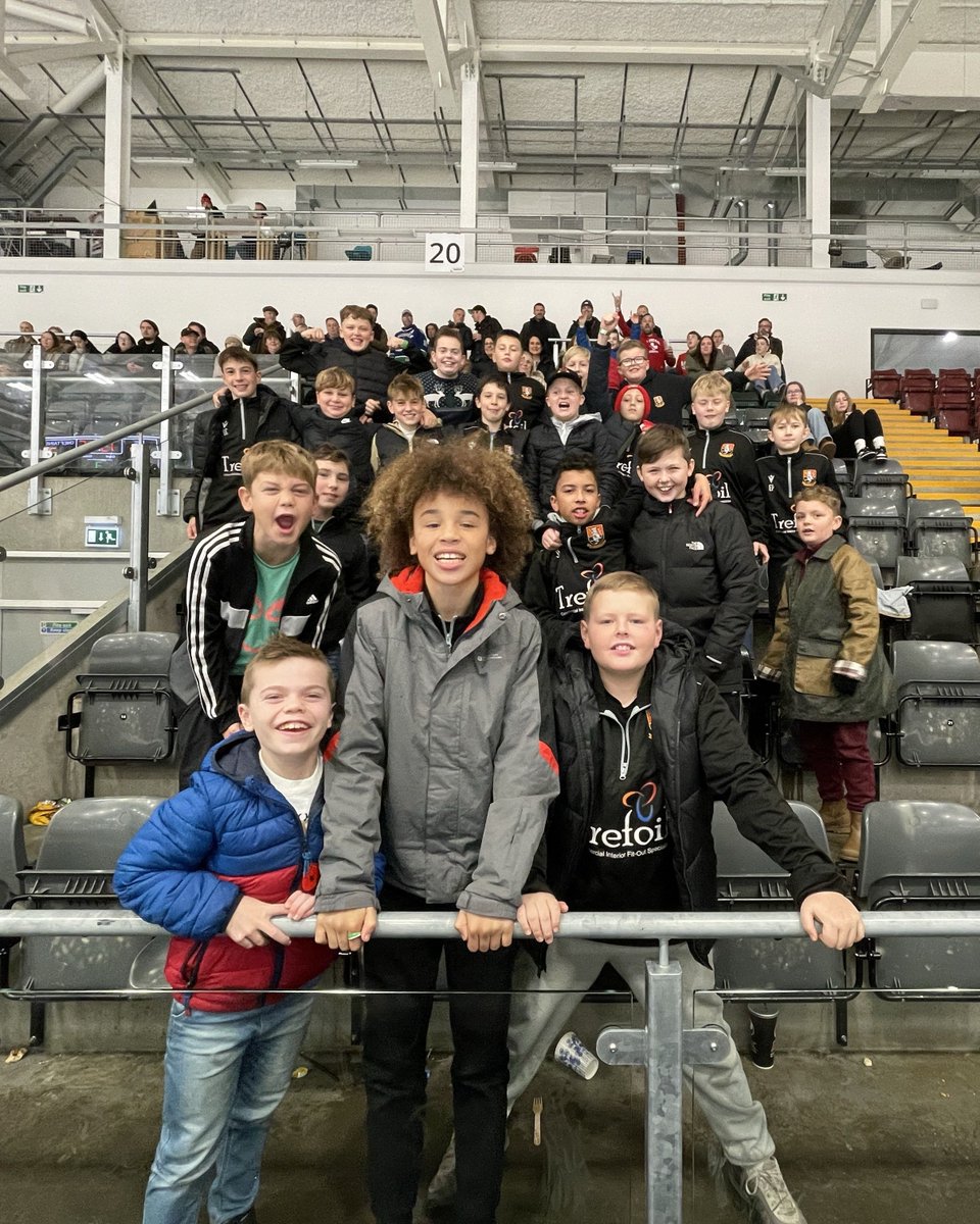 Diolch / Thank you to the @LlanishenU12s Lions rugby team for your fantastic support and bringing loads of noise with you last weekend. Well done for joining in with the LET’S GO FIRE chants 🏉🦁👏

We hope you all enjoyed your Fire hockey experience #FireFamily ❤️‍🔥