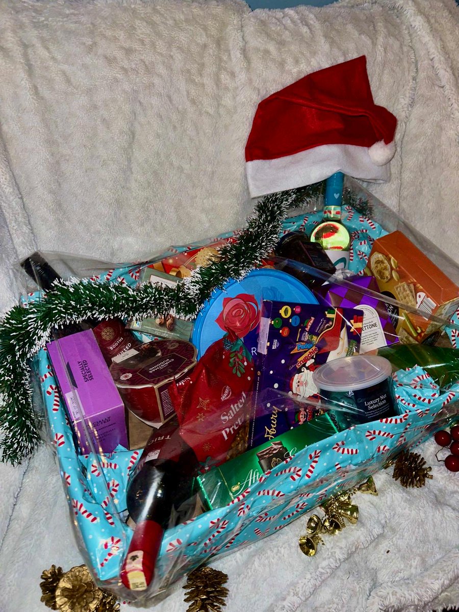 Not long now , just a few of our wonderful  hampers to win at our annual Xmas raffle . Still time to grab your tickets  . Dm if your interested 🎅🏻🎄🤶🏻🤞🏻