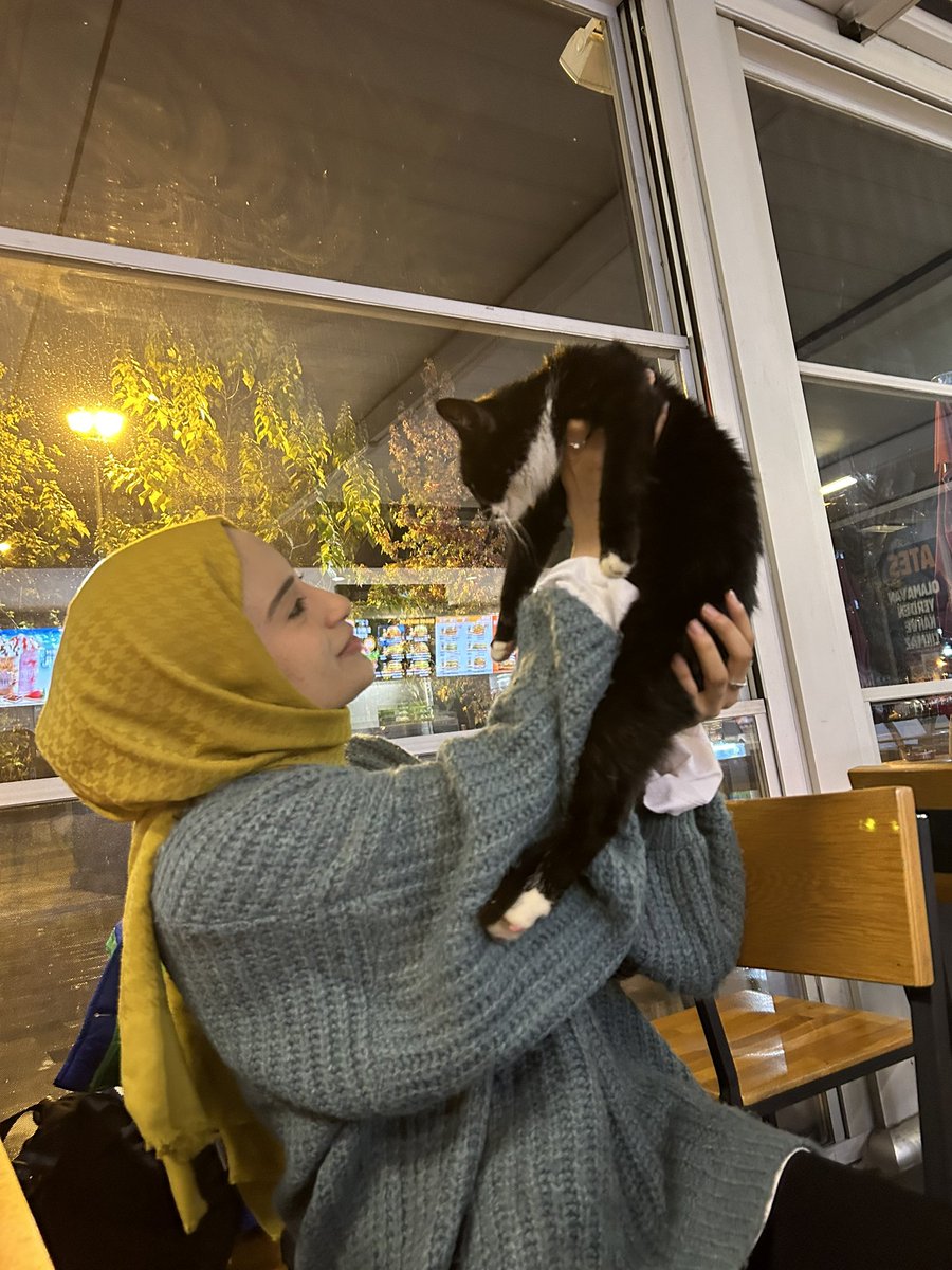 GorgucSongul's tweet photo. loveeeeeyouu 💗💗🥳🥳💞💞 https://t.co/RWY0WueYHB