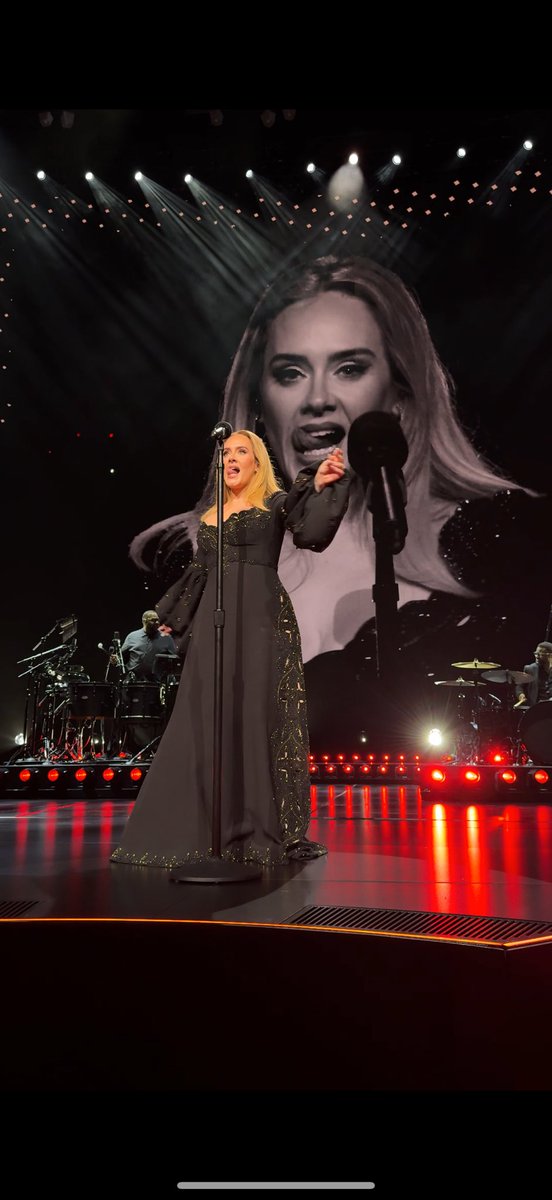 MaddieKristo's tweet photo. I DID 😜@AdeleAccess @Adele #WeekendsWithAdele #adeleaccess #adele https://t.co/WgYDLGRRaI