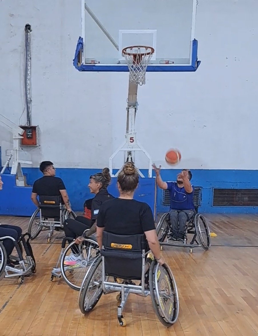 baskovcmariabel's tweet photo. En el Día Internacional de las Personas con Discapacidad acompañamos a escuelas, instituciones y comunidad en general en la actividad deportiva social e inclusiva que se llevó adelante en el Gimnasio Municipal de nuestra ciudad de #Trelew https://t.co/IG9GPRLpyP