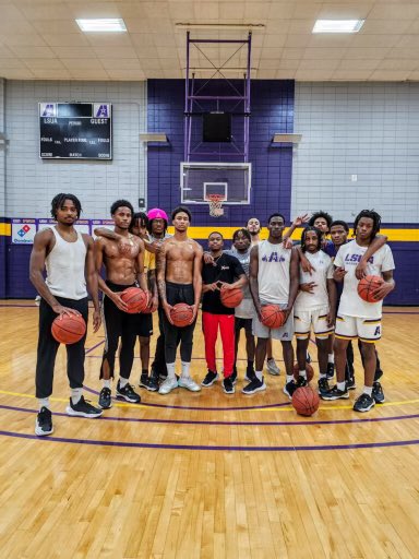 coachdmojack's tweet photo. After our game last night, majority of our guys stayed after with @DHarmasonTrains and @lissamarqui for voluntary skill development! True testament to the staff and players I’m blessed to be with! True dedication and sacrifice! Blessed and high favored! @LSUA_MBB https://t.co/SKjRc1KbkT