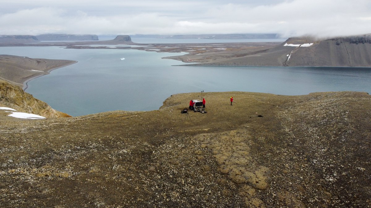 Defence Research and Development Canada (@drdc_rddc) on Twitter photo Last summer, DRDC and <a href="/NRCan/">Natural Resources</a> installed a fuel-cell powered weather station, near our Arctic research camp in Nunavut, to expand and enable future #ArcticScience, while reducing our carbon footprint.
#DefenceScience #NORADMod Last summer, DRDC and <a href="/NRCan/">Natural Resources</a> installed a fuel-cell powered weather station, near our Arctic research camp in Nunavut, to expand and enable future #ArcticScience, while reducing our carbon footprint.
#DefenceScience #NORADMod