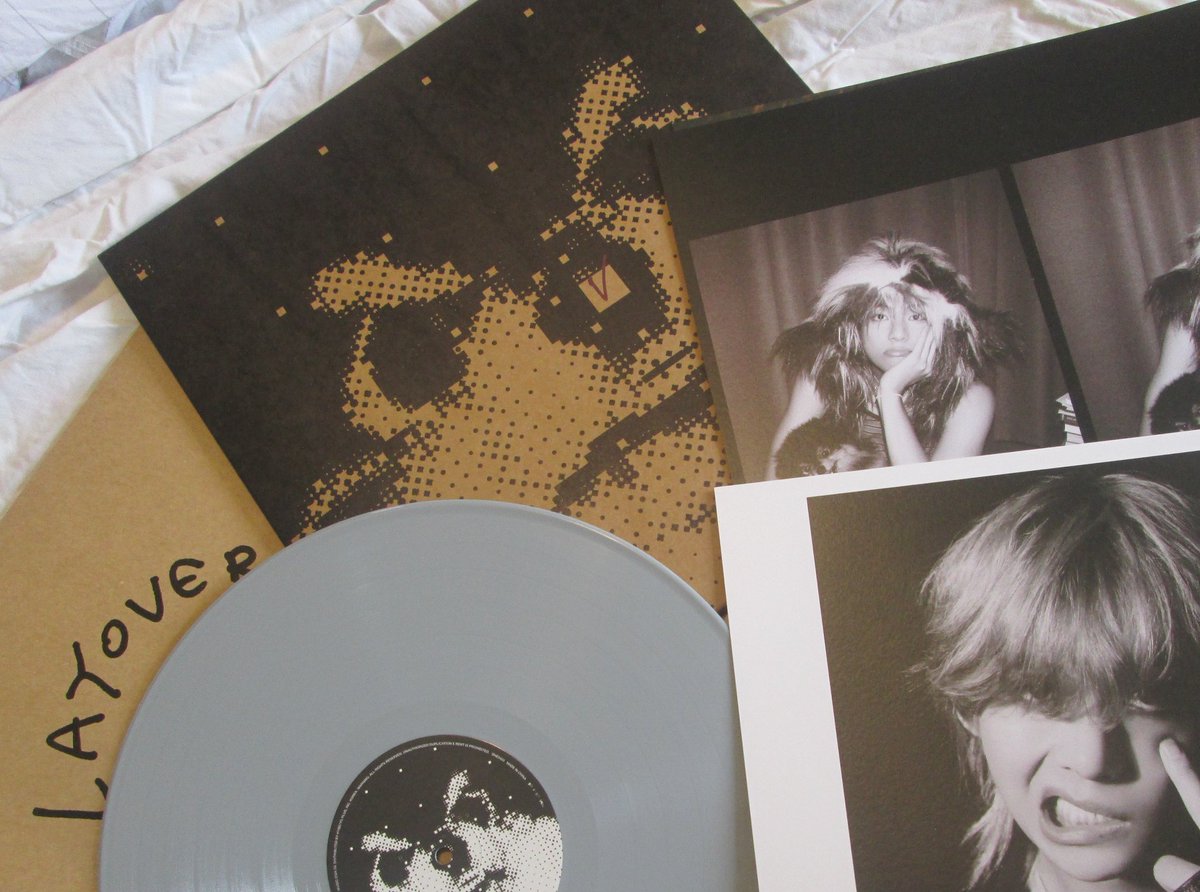 szanayg's tweet image. feedback super positivo; minha primeira compra com a @morekstore @morefeedbacks  e não me arrependo! Ótimo atendimento, fez a entrega inter com segurança e no geral experiência ótima com a compra do meu vinil! pretendo comprar mais vezes