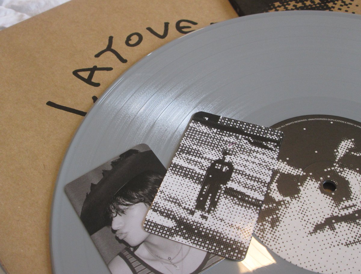 szanayg's tweet image. feedback super positivo; minha primeira compra com a @morekstore @morefeedbacks  e não me arrependo! Ótimo atendimento, fez a entrega inter com segurança e no geral experiência ótima com a compra do meu vinil! pretendo comprar mais vezes