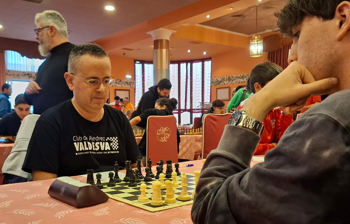 ClubAjedrezValdesva (@ajedrezvaldesva) on Twitter photo Crónica Rd8 (y última) del Individual 2024. Campeón de #Asturias <a href="/iyanastur7/">Iyanastur7</a> , ¡enhorabuena! José Alberto consiguió el ascenso a 1ª. ¡Aúpa #Valdesva! #Chess #Ajedrez #Ajedrezastur
clubajedrezvaldesva.blogspot.com/2024/12/indivi… Crónica Rd8 (y última) del Individual 2024. Campeón de #Asturias <a href="/iyanastur7/">Iyanastur7</a> , ¡enhorabuena! José Alberto consiguió el ascenso a 1ª. ¡Aúpa #Valdesva! #Chess #Ajedrez #Ajedrezastur
clubajedrezvaldesva.blogspot.com/2024/12/indivi…