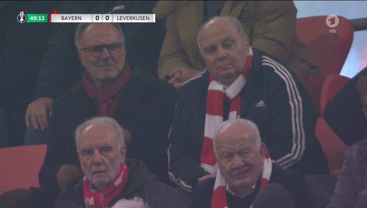 Sitzen vor Rummenigge und Hoeneß, Rummenigge und Hoeneß in 20 Jahren?

#FCBB04 #DFBPokal #FCBayern