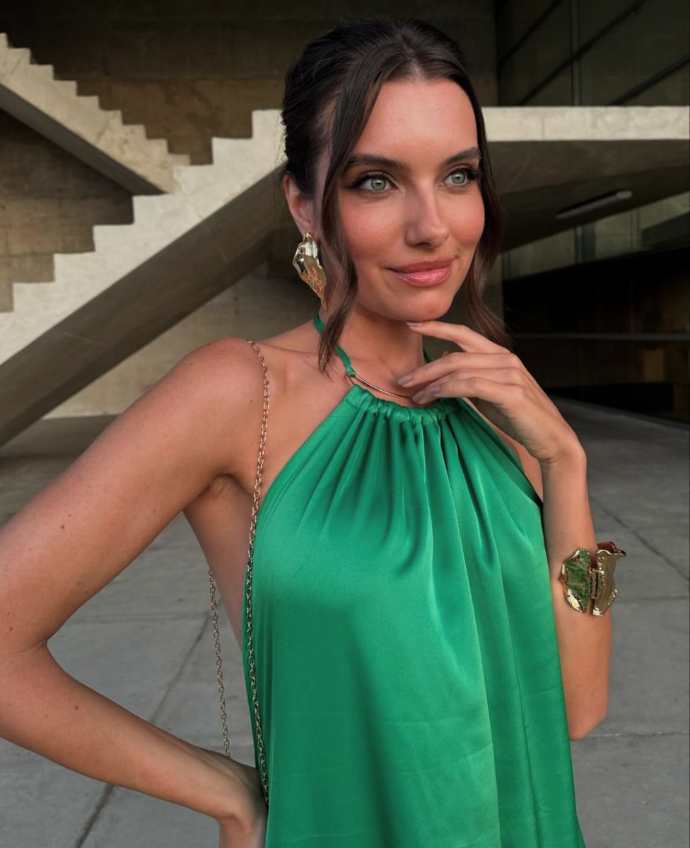 buiarprir's tweet photo. Um absurdo essa beleza dela!!! 
Não tem palavras que descreva… 
Essa mulher é o auge 💚 @pribuiar https://t.co/WAXTNGkBr0