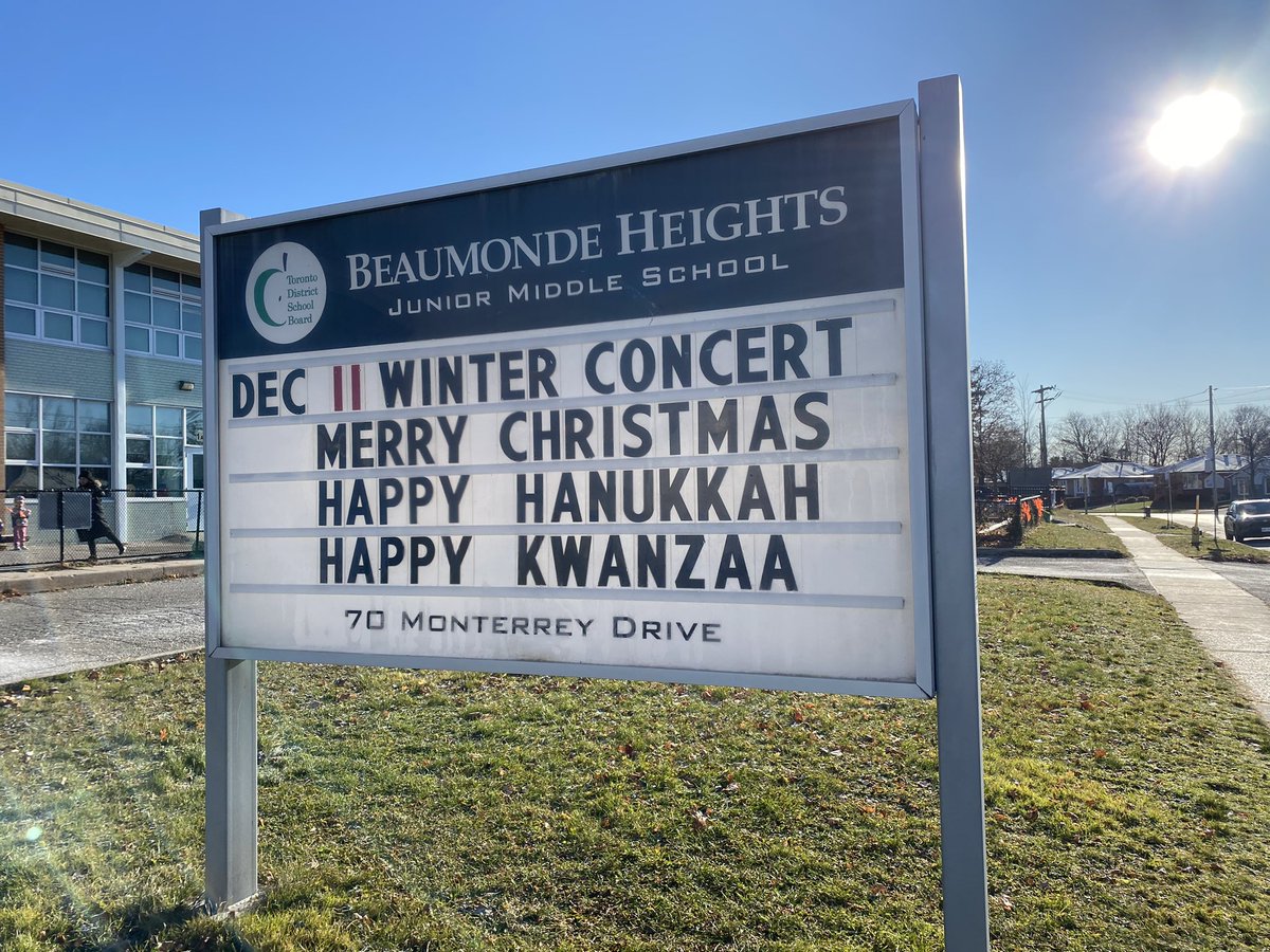 GordonSteam's tweet image. We welcome the holidays and upcoming celebrations with Kindness and Caring @BeaumondeBHJMS! Our Winter Concert! The Winter Solstice! Christmas Hanukkah! Kwanzaa! Happy December. ❄️ @LC1_TDSB @PrincipalBuall