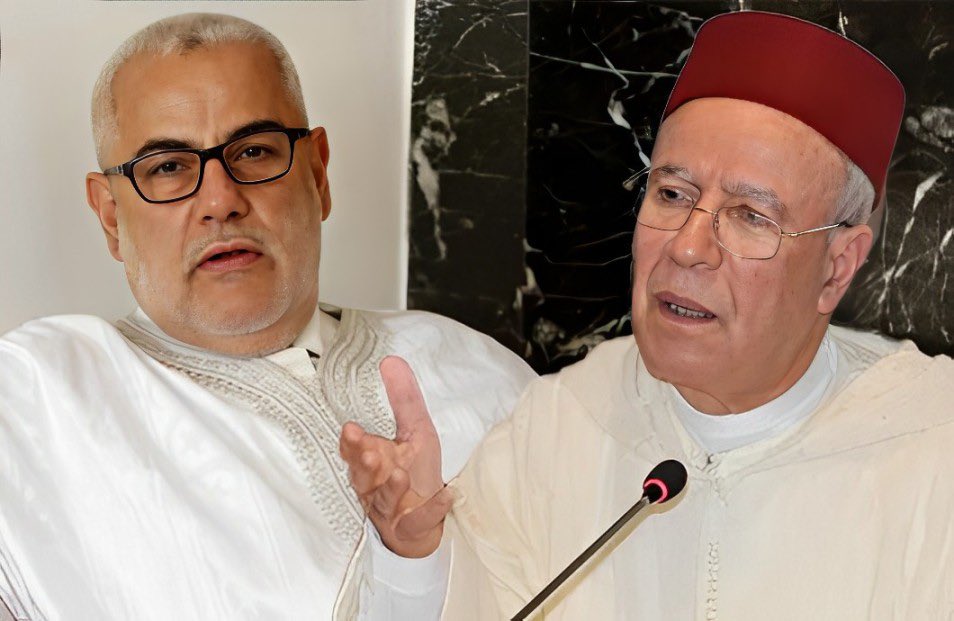 Ayachi_Malaki's tweet photo. رد من وزرير الأوقاف المغربي احمد توفيق على السيد عبدالإله بنكيران امين حزب العدالة والتنمية 

رسالة الاستاذ أحمد التوفيق  وزير الاوقاف إلى السيد عبد الإله ابن كيران. 
 
شكوى إلى الله
موجهة، قصد الاطلاع، إلى الأستاذ عبد الإله بنكيران

السيد الرئيس،
شكوت بثي إلى الله وآثرت أن تطلع عليه. بلغني أنك ذكرت كلامي في تجمع حزبي، ونسبت إليّ ما فاتك فيه التبيّن وجانبك اليقين. ذكرت ما فهم منه الناس أنني قلت إن الدولة في المغرب علمانية، وأنا لم أذكر الدولة؛ لأن الدولة دولة إمارة المؤمنين، وأنت تعرف أنني، بفضل الله، خديماً في باب تدبير الدين منذ أزيد من عقدين من الزمن.

السيد الرئيس،
لقد ألزمت نفسك بما لا يلزم، لأن مجرد كلام شخص أو حتى آلاف الأشخاص، لا يفيد في تغيير الحقيقة في مثل هذا الأمر الخطير. أمر لا يحتاج إلى من ينتصب “للدفاع” عنه في المجامع، وأقصد أمر النسبة للدين أو التعلل منه. فالأئمة لها صبغتها ولا تبديل لهذه الصبغة بزعم أو رأي أو تأكيد أو نفي.

أيها الأستاذ الرئيس،

كان عليك وقد نُقل لك ما قيل، أو سمعت كلمات “عجلى” قيلت في البرلمان، كان عليك أن تكلمني وتسألني ماذا قلتُ وما ذا أردت أن أقول، وحيث إنك لم تفعل فإنك قد استعليتَ فحاديتَ بالبهتان.

أيها الرئيس،

إن الشخص الذي حاورته في الموضوع مسؤول نبيه يعرف المغرب، وهو متدين في نفس الوقت، ولكنه يعيش في نظام لا يرى الدين حاجة جوهرية للإنسان يجب أن تحميها الدولة، ولكل وجهة هو موليها.

أيها الرئيس،

إنك رئيس حزب سياسي عصري، والحزب السياسي العصري مقتبس من نظام غربي علماني، وإنك منتخب على أساس تكافؤ أصوات الناخبين بغض النظر عن معتقداتهم وسيرهم، وهذا الأمر مقتبس من نظام غربي علماني. وإنك عندما كنت رئيساً للحكومة قد اشتغلت على نصوص قوانين تخدم المصلحة العقلانية وتُعرض على تصويت البرلمان، وهذا أمر مقتبس من نظام غربي علماني، لأنك لو أردت أن تستشير شيوخ طائفة لأضعت كثيراً من الوقت بسبب خلافاتهم، وقد قمت بتمرير عدد من القوانين بمرجعية وفاق أو قرارات دولية، وهذا الشأن مقتبس من نظام غربي علماني. وقد كان عليك كرئيس للحكومة أن تقتنع بالحريات الفردية كما ينص عليها الدستور وتحميها قواعد النظام العام، وهذا أمر مقتبس من سياق غربي هو سياق العلمانية، وكان من مراجعاتك أيها الرئيس كل ما يتعلق بالمواطنة، وهو مرجع مقتبس من سياق تاريخي علماني، وإن كنا نجده له بعيديا، التفاصيل في تراثنا الديني.. يتبع الصفحة
