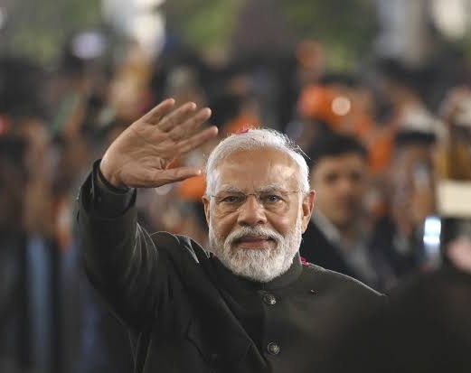 JaikyYadav16's tweet photo. कल जगदीप धनकड़ साहब ने अपनी ही सरकार को खरी खोटी सुना दी😃

कल जगदीप धनकड़ साहब एक प्रोग्राम में गए हुए थे जहां पर कृषि मंत्री शिवराज सिंह चौहान भी बैठे हुए थे, वहां जगदीप धनकड़ साहब ने कहा कि 

"क्या किसान से वाद��� किया गया था? 
किया गया वादा क्यों नहीं निभाया गया?
वादा निभाने के लिए हम क्या करे हैं? 

गत वर्ष भी आंदोलन था, इस वर्ष भी आंदोलन है।"

जगदीप धनकड़ साहब ने उप राष्ट्रपति बनने के बाद पहली बार किसानों के पक्ष में इतना कुछ बोला है।