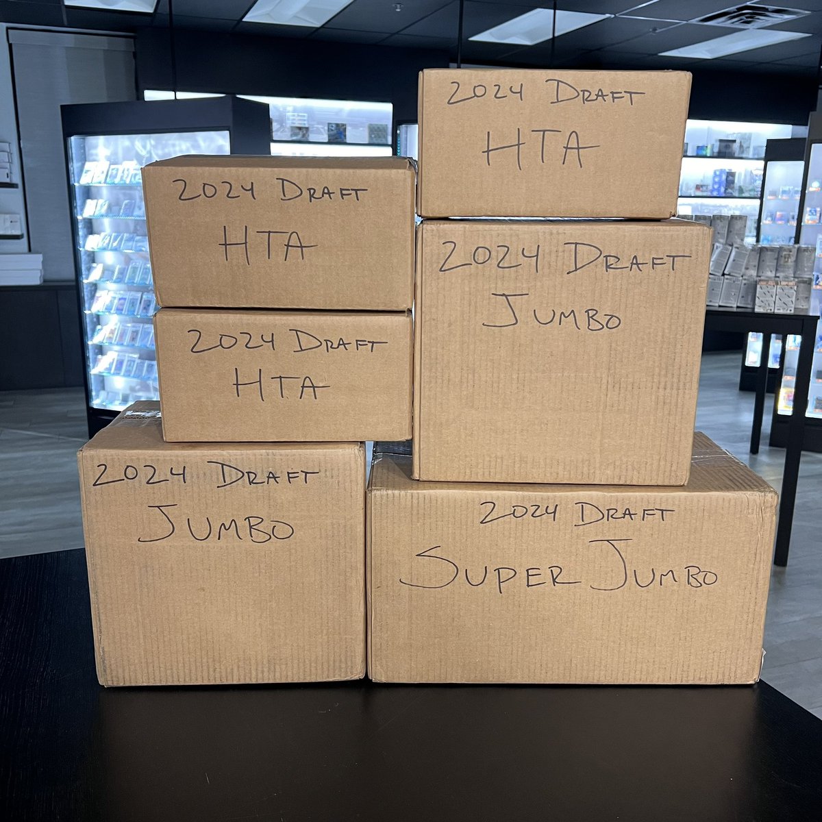 RealBreaksLive's tweet image. 🚨BOWMAN DRAFT SIX CASE PICK YOUR PLAYER 🚨

Dropping @ 10:00pm CT tonight to rip at Noon on release day Wednesday! 🔥 

Make sure you have the Real Sportscards App downloaded from the App Store or Google Play Store! 

@Topps @Fanatics #Topps #ToppsBaseball #BowmanBaseball