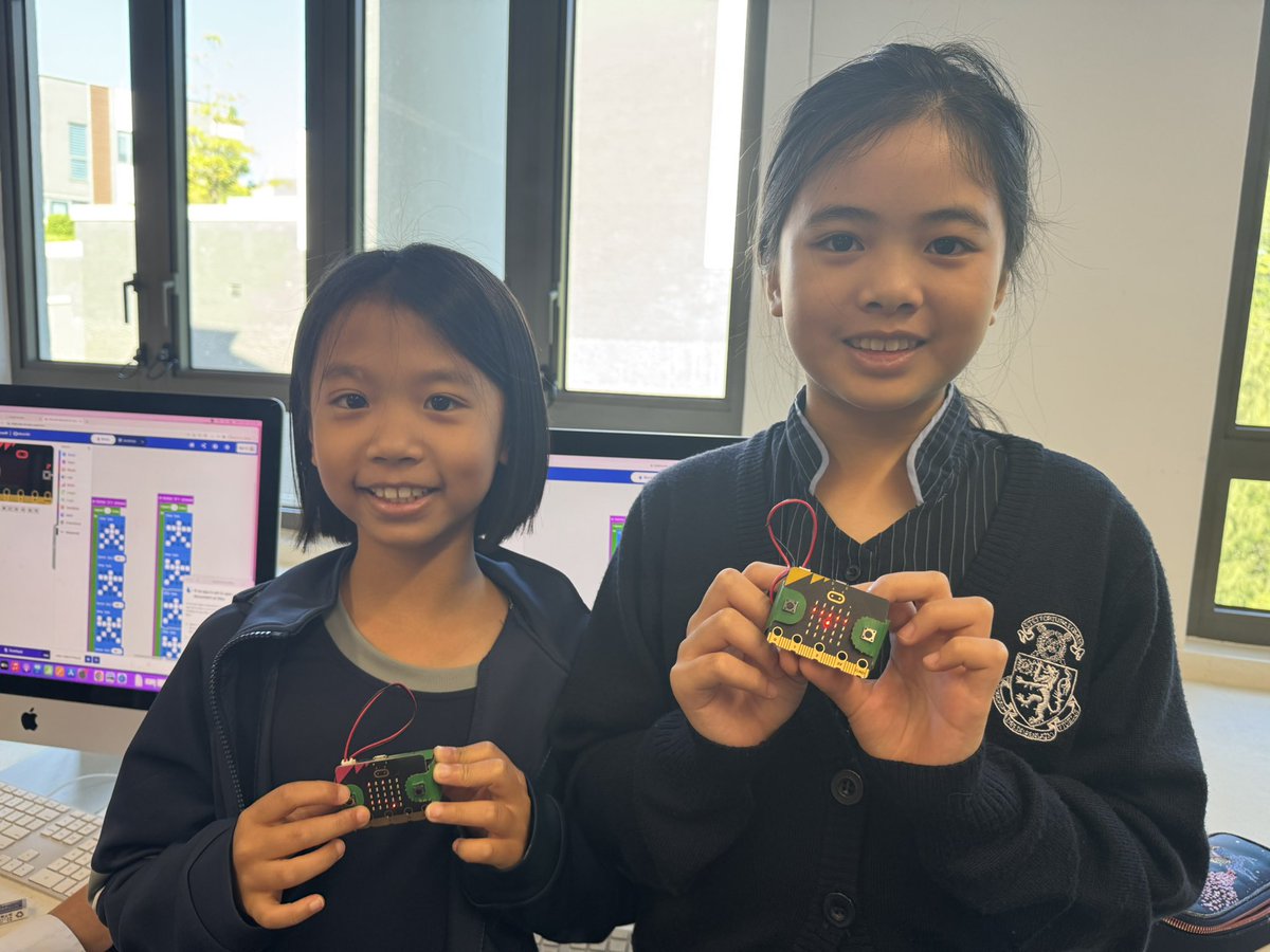 HarrowHKLS's tweet image. Year 4 have been coding with their Micro:bits creating name tags, dance sequences and rock,paper scissors elements. 

#Hourofcode 
#HarrowHKComputing 
#HarrowHKYear4