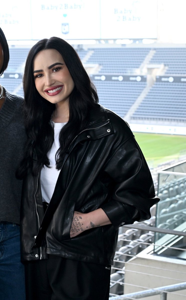 billieftlovato's tweet photo. the prettiest https://t.co/bVFHtGpy9l