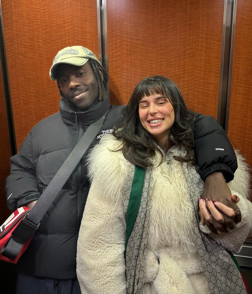 Sandunguerasnp's tweet image. Son más lindoss🥹🤍✨️ 
@NathyPeluso #devhynes