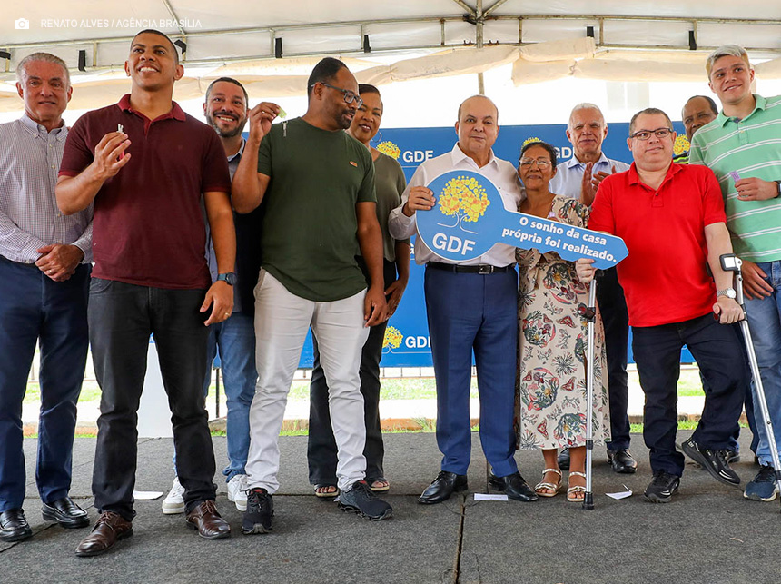 PDNewsBR's tweet image. Itapoã Parque tem mais dois condomínios inaugurados, com 352 imóveis entregues

politicadistrital.com.br/itapoa-parque-…

#CAIXAECONôMICAFEDERAL #CEF #CODHAB #CONDOMíNIOS #IBANEIS #IMÓVEIS #ITAPOãPARQUE