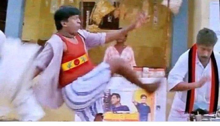 ayothya_'s tweet photo. @DrSharmila15 ஒர்க் ஃப்ரம் ஹோம் ah இருந்தாலும் ஒர்க் தானே..
அங்க ஒருத்தர் உதயநிதிக்கு உதயவிழானு பேசிட்டு இருக்காரு என்னானு கேளு போ 💦 https://t.co/6a7CZf5nT4
