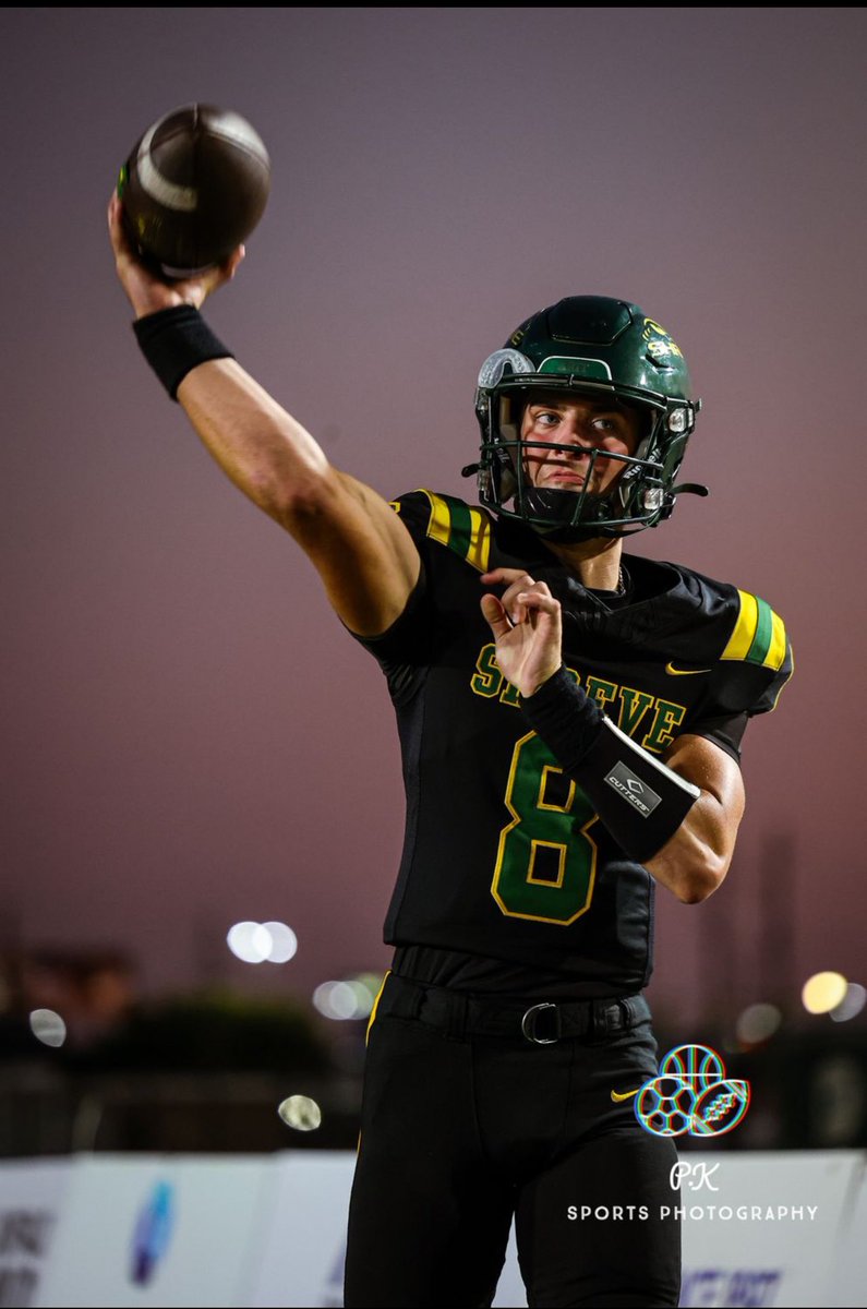 Season Highlights: 

- 2,900 Yds 
- 30 TD’s 
- 203/301

hudl.com/v/2QnUKg